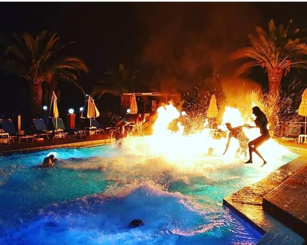 Costas Hotel Kalamaki  Luaran gambar